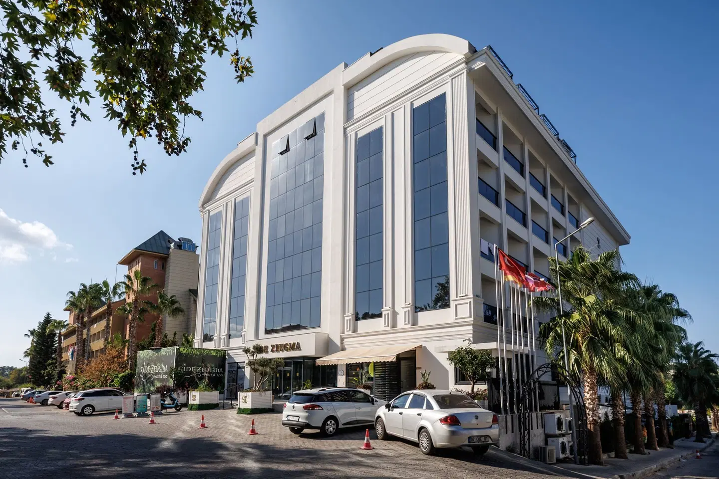 Side Zeugma EXTERIOR