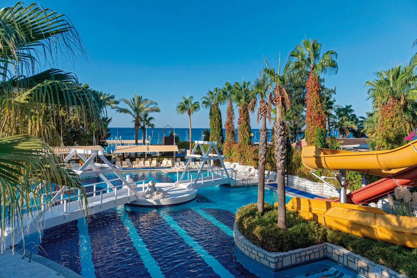 Sealife Buket Resort & Beach OUTDOOR_POOL