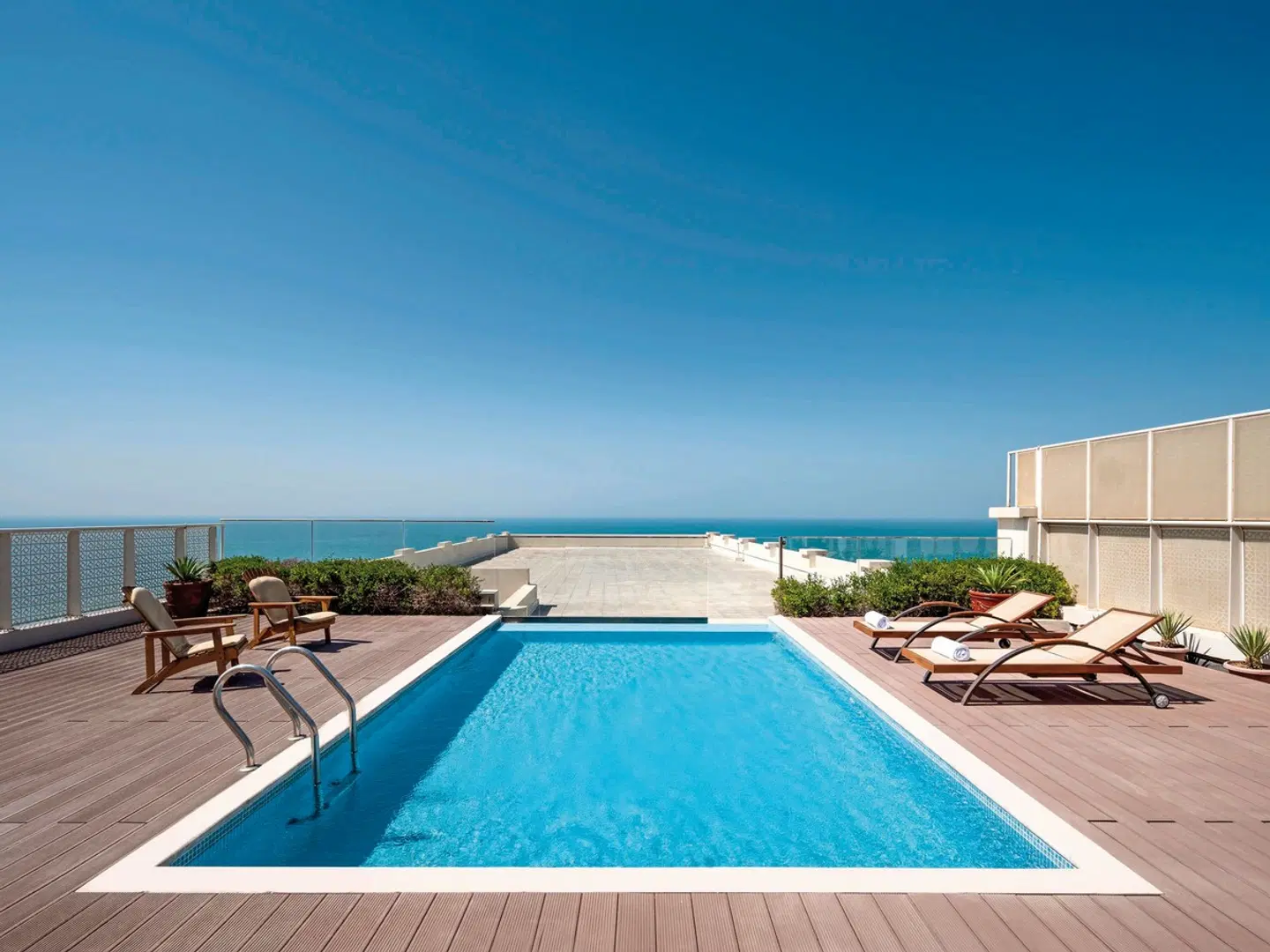 Sofitel Bahrain Zallaq Thalassa Sea & Spa OUTDOOR_POOL