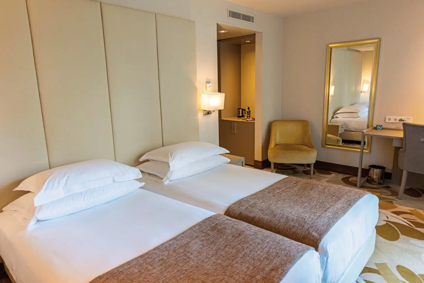 Smy Lisboa ROOM_EXAMPLE