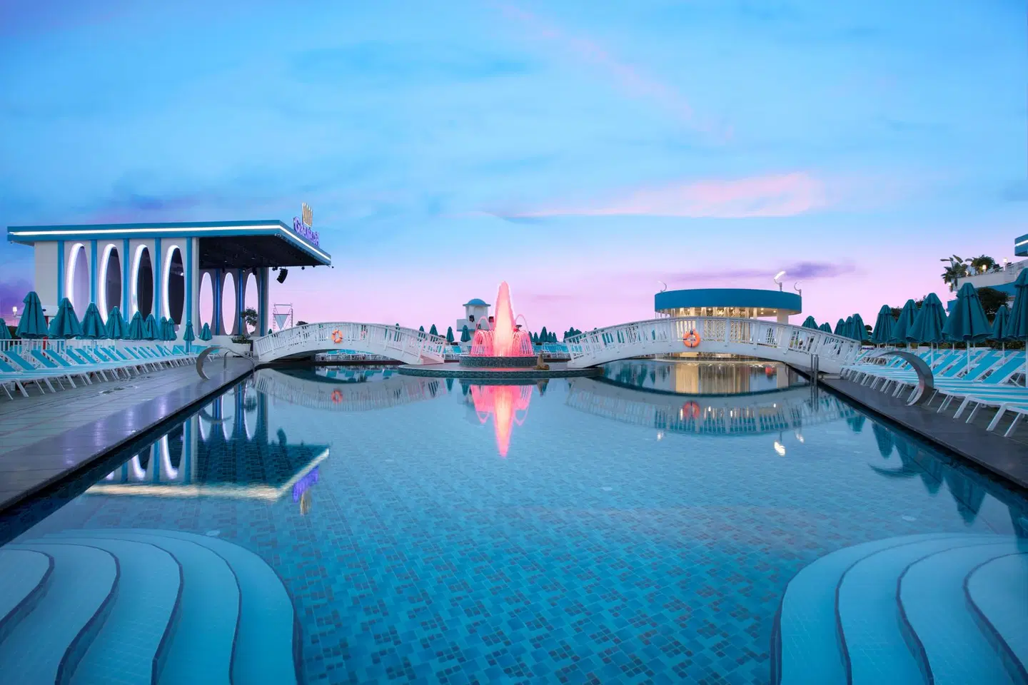 Granada Luxury Beach OUTDOOR_POOL