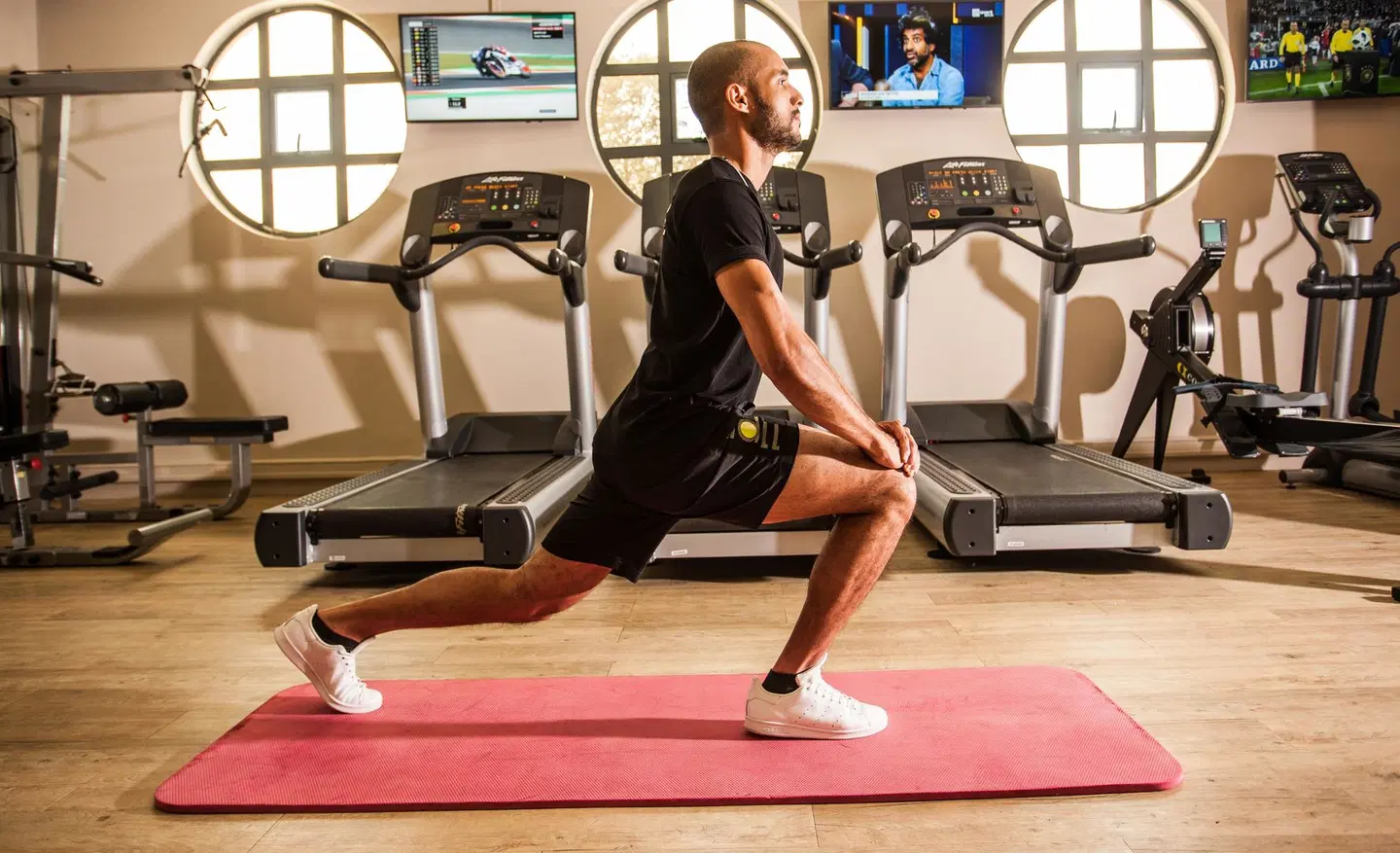 Hennessy Park Hotel PEOPLE