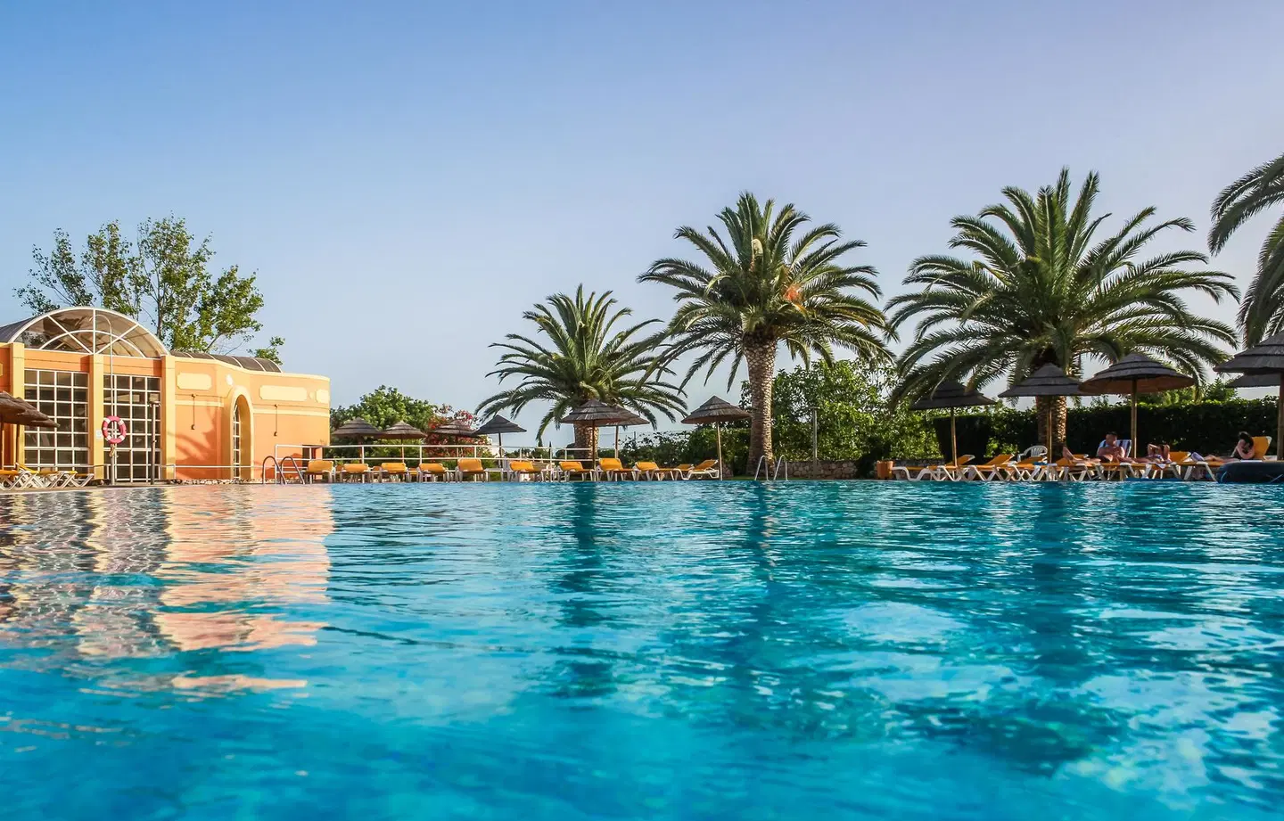 Colina Village OUTDOOR_POOL