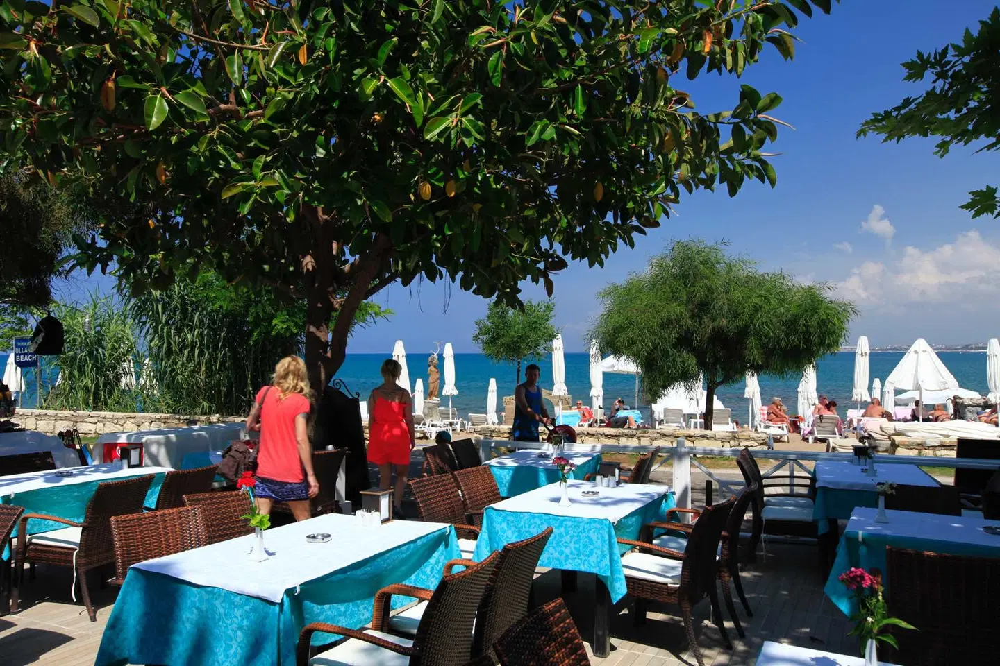 Leda Beach Restaurant