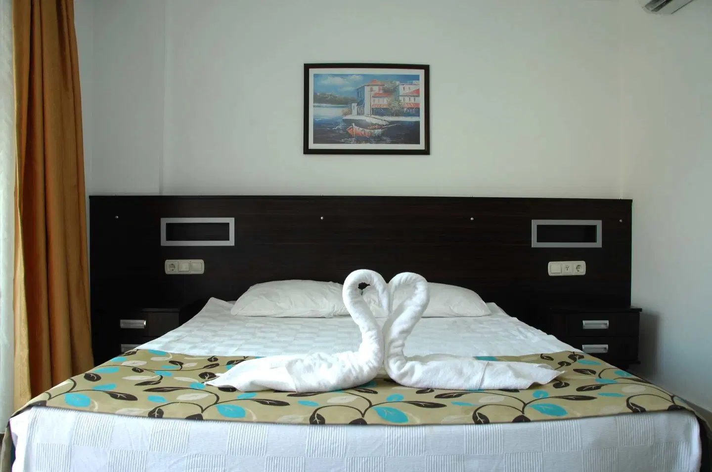 Orient Apart HEALTH_BEAUTY