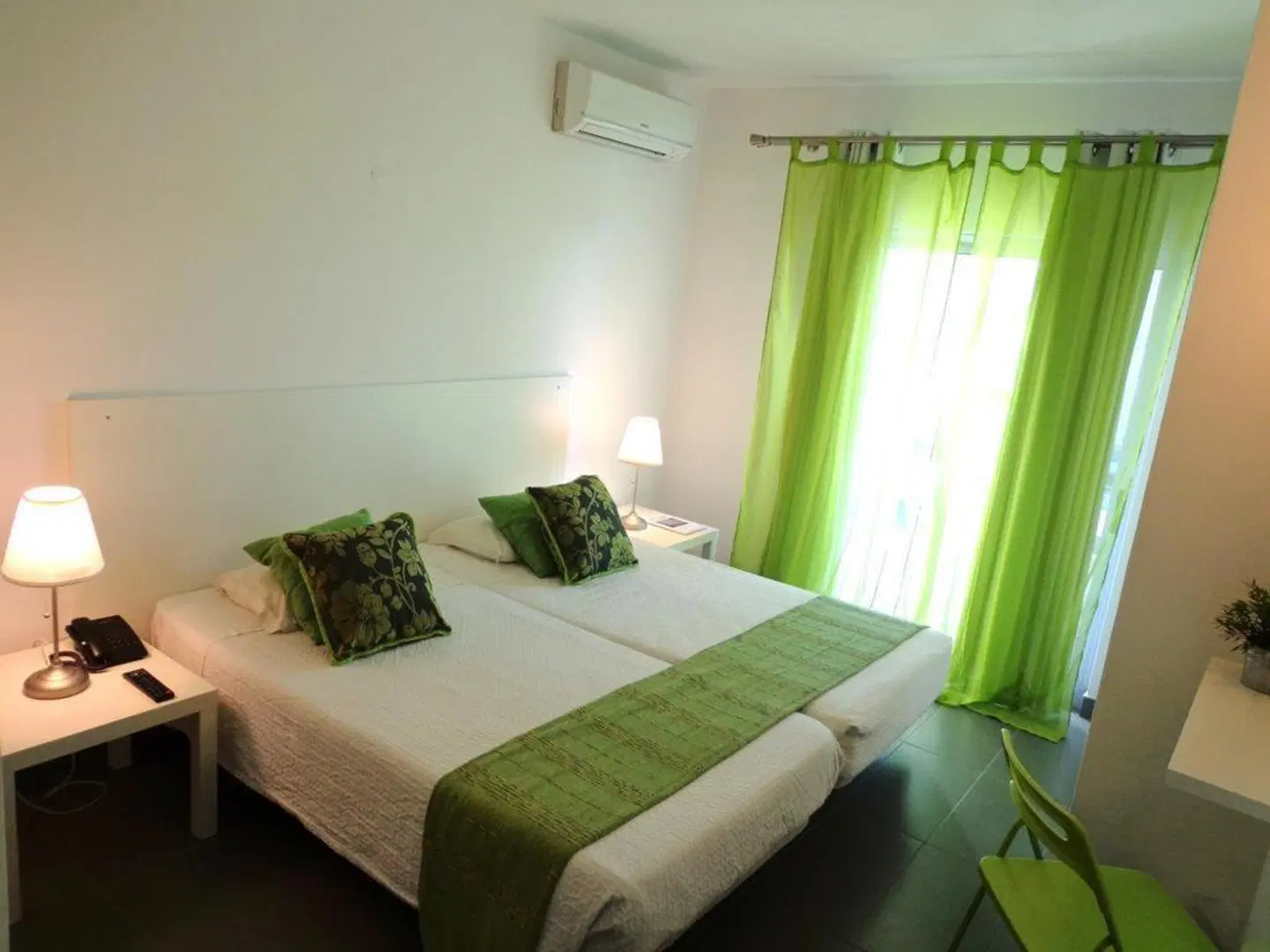 KR Hotel ROOM_EXAMPLE