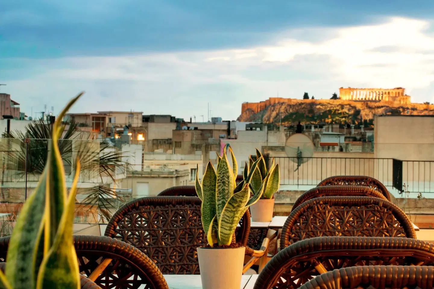 Zeus Essence Athens Central Terrasse