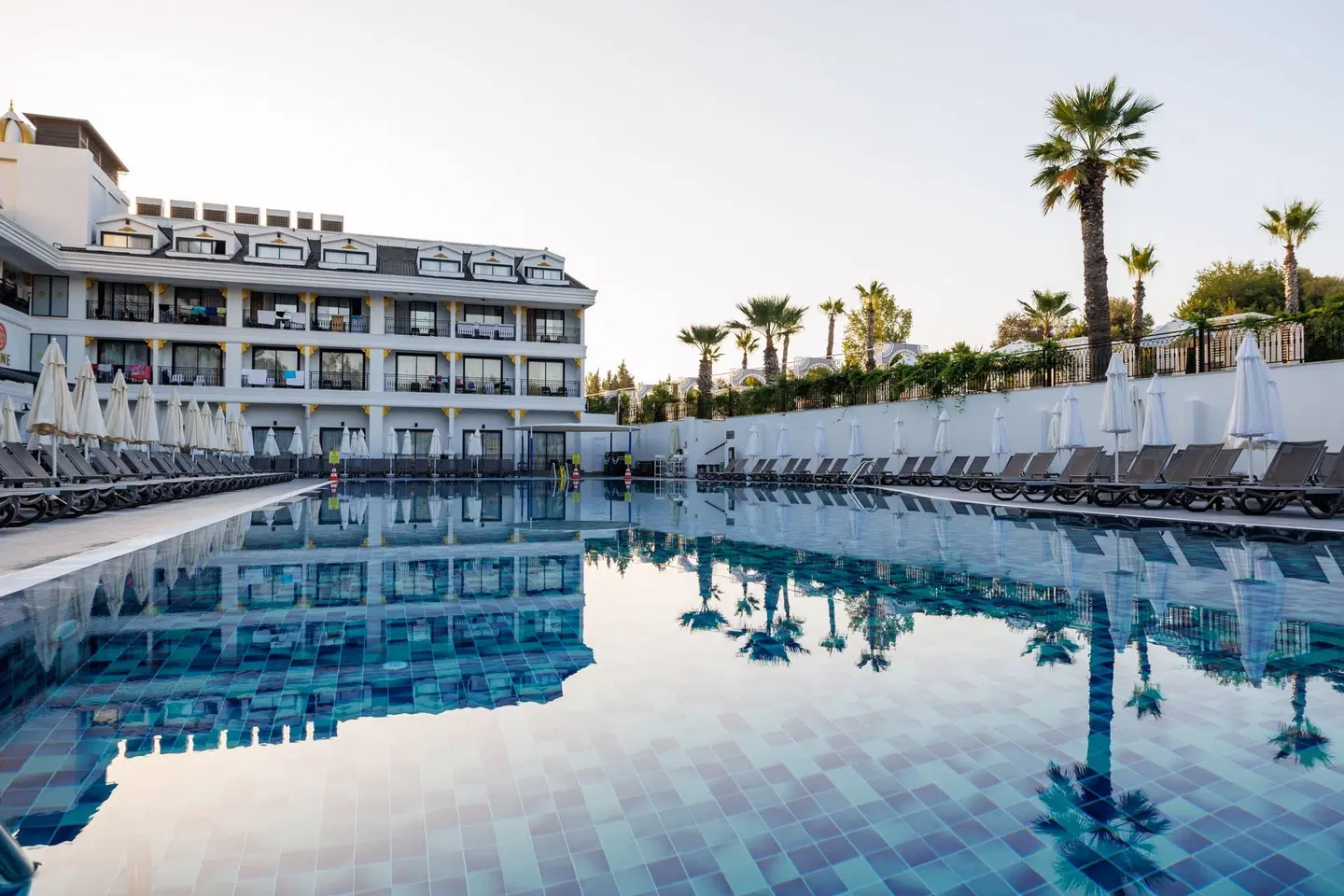 Hane Sun Elite Hotel OUTDOOR_POOL