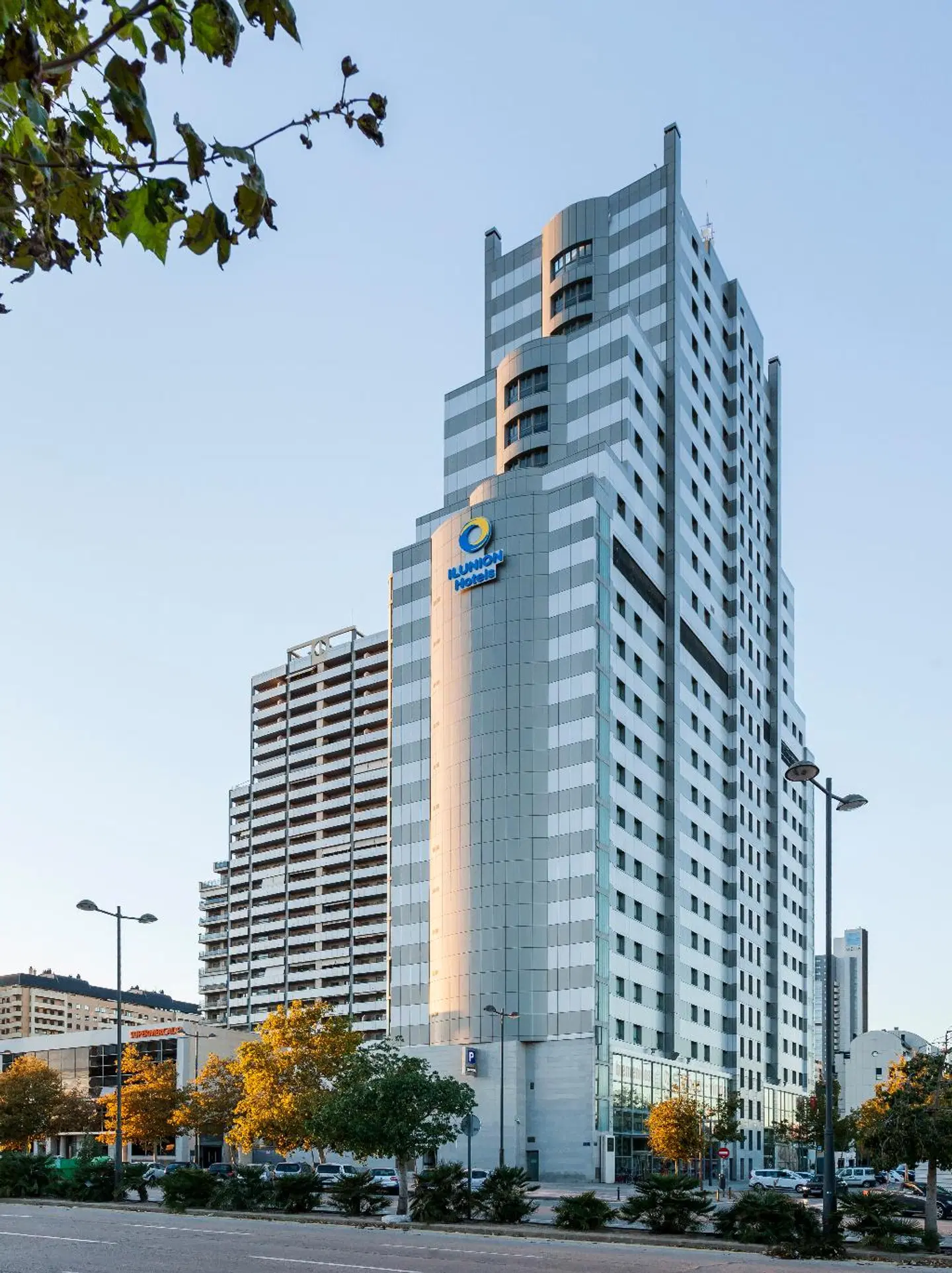 Hotel ILUNION Valencia 4 EXTERIOR