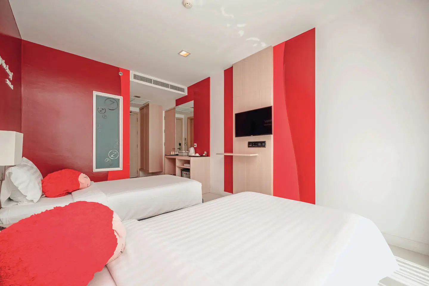 Sleep With Me Design Hotel @ Patong ROOM_EXAMPLE