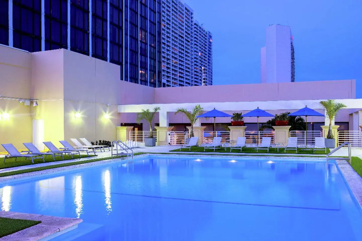 Hilton Miami Downtown OUTDOOR_POOL