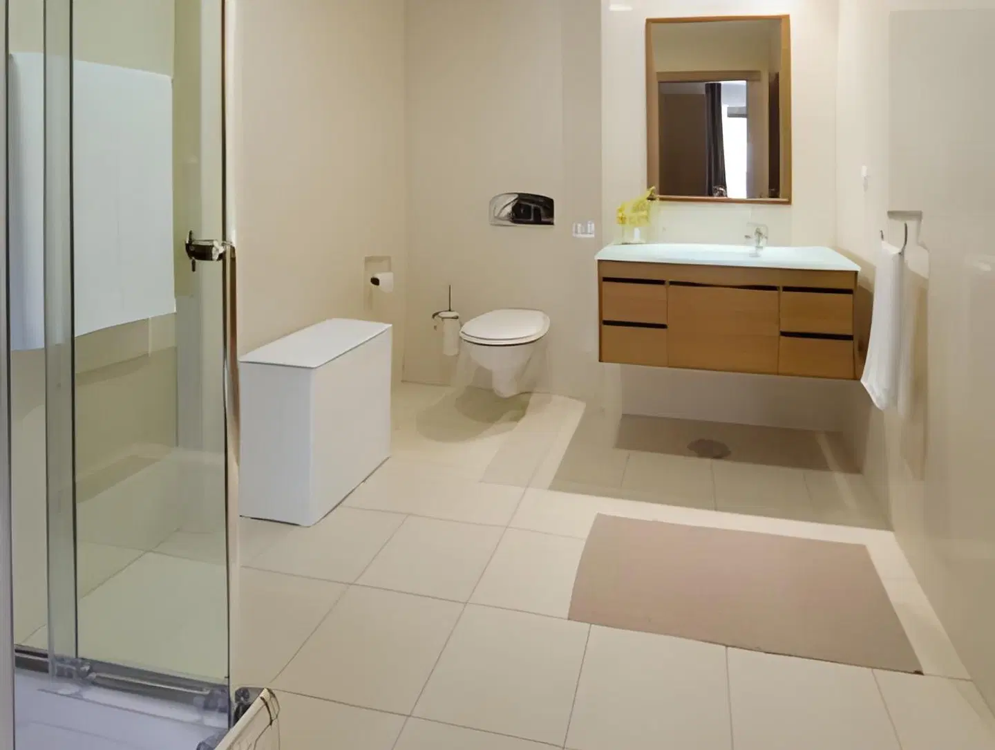 Real Marina Residence Badezimmer