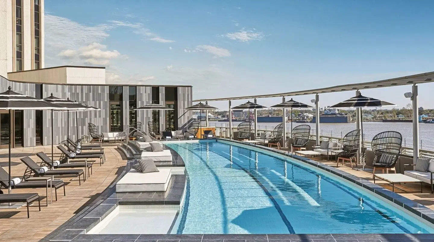 Four Seasons Hotel New Orleans OUTDOOR_POOL