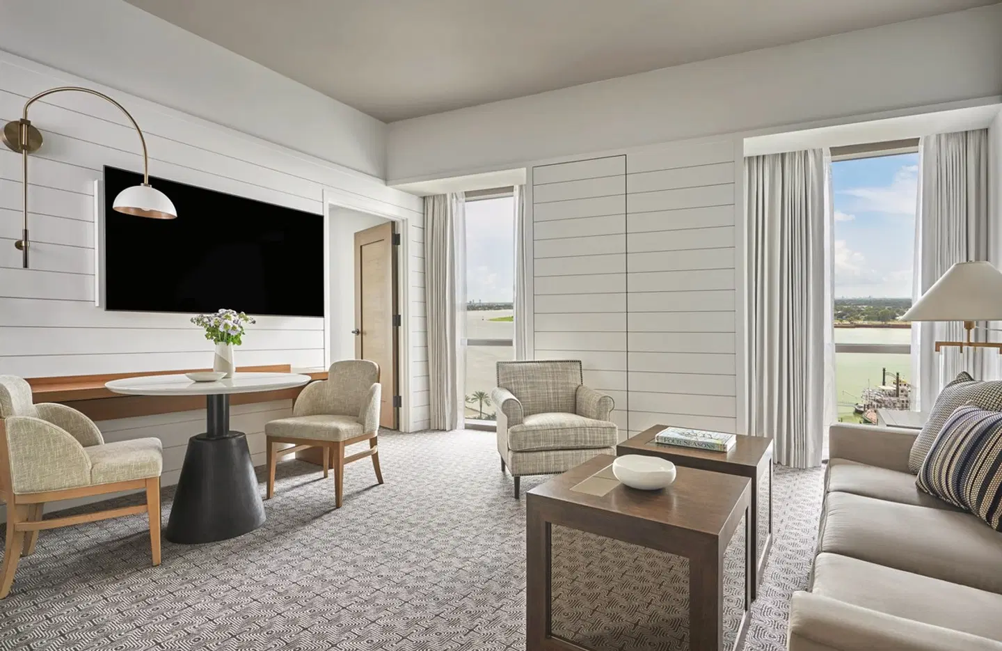Four Seasons Hotel New Orleans ROOM_EXAMPLE
