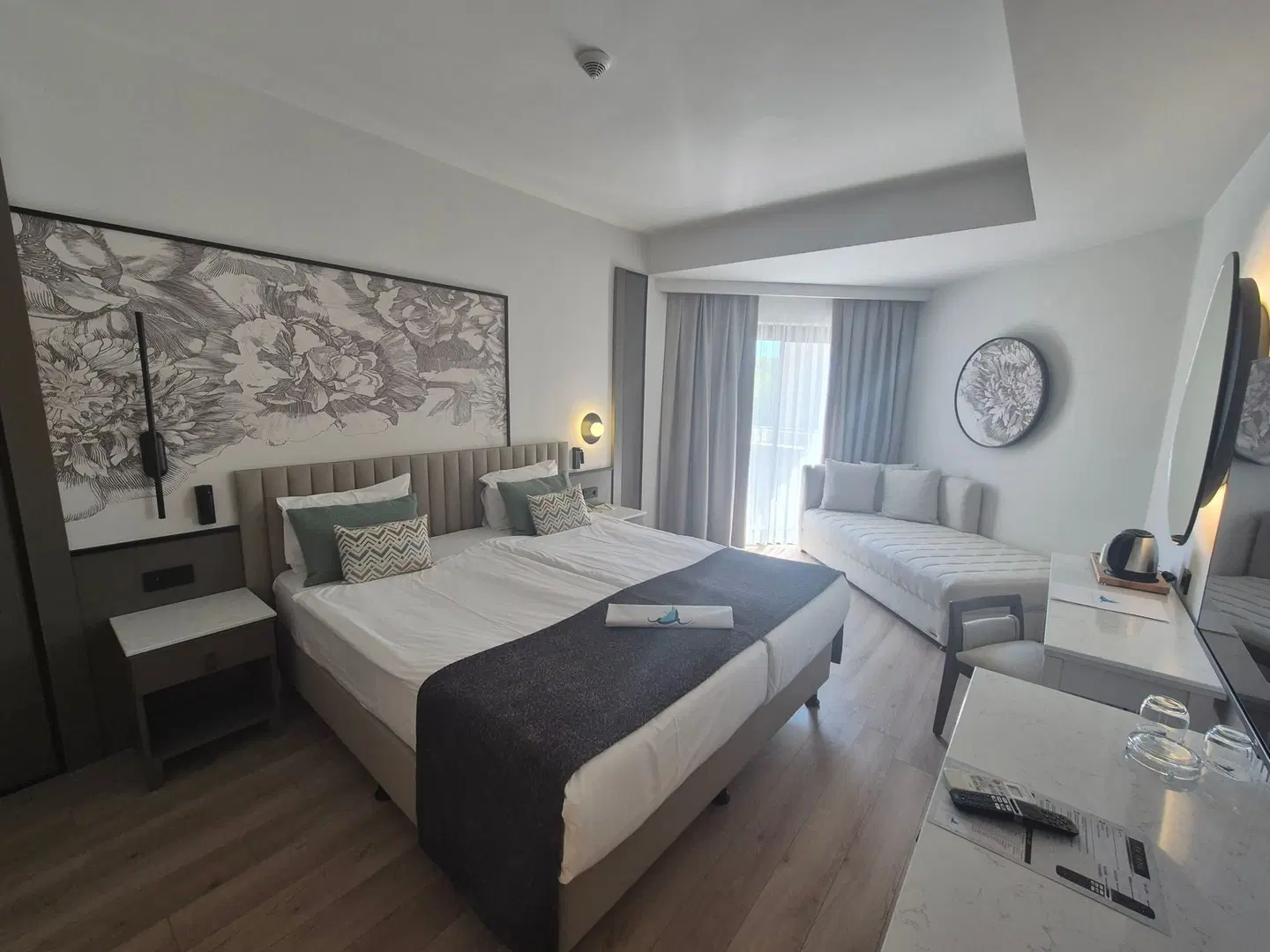 Side Breeze ROOM_EXAMPLE