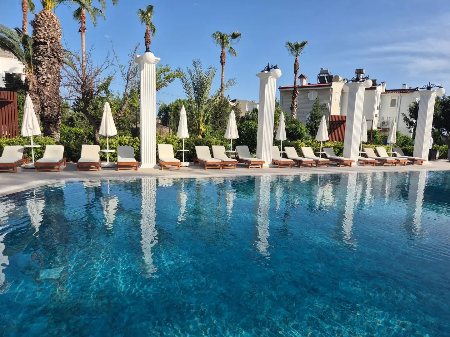 Club Aqua Plaza OUTDOOR_POOL