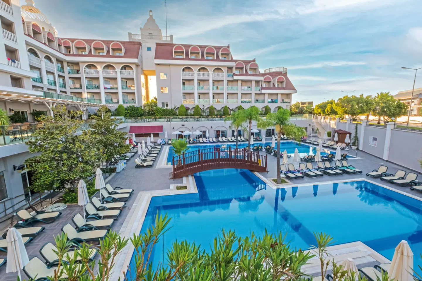 Side Crown Serenity OUTDOOR_POOL