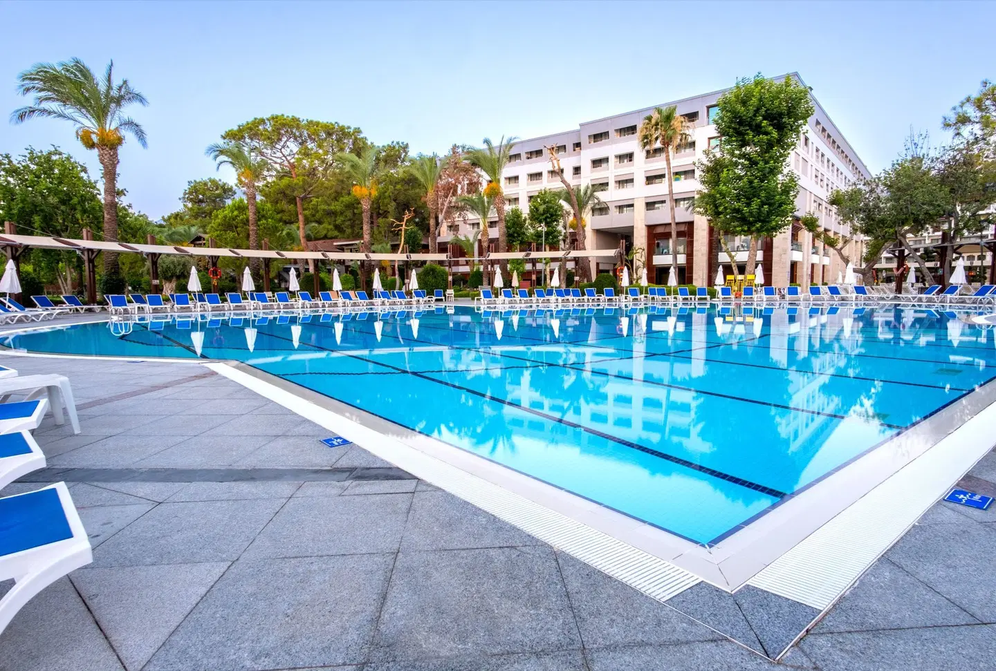 Mirada del Mar OUTDOOR_POOL