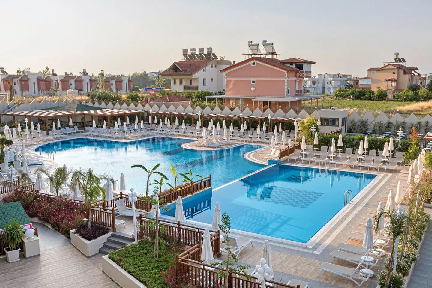 Seashell Vega OUTDOOR_POOL