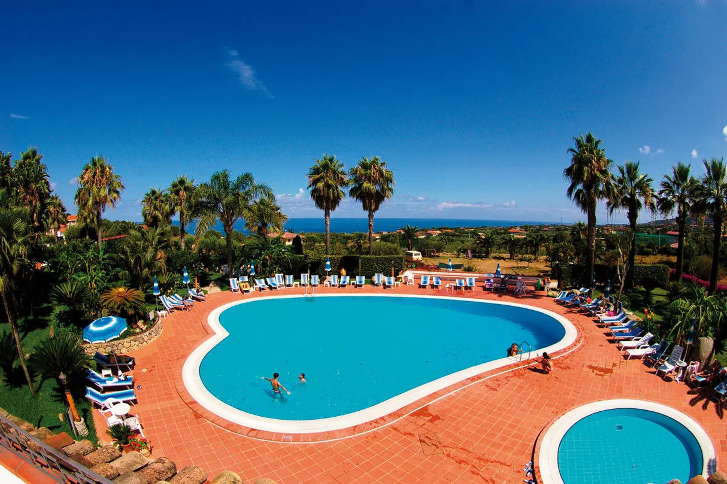 Residence Costa Azzurra OUTDOOR_POOL