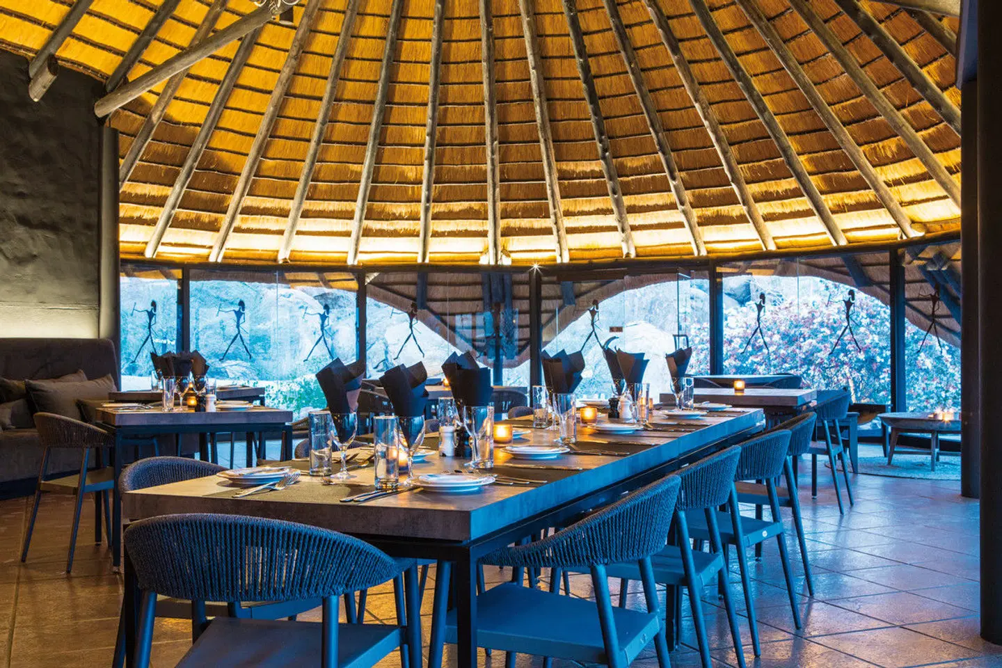 AiAiba The Rock Painting Lodge Bar