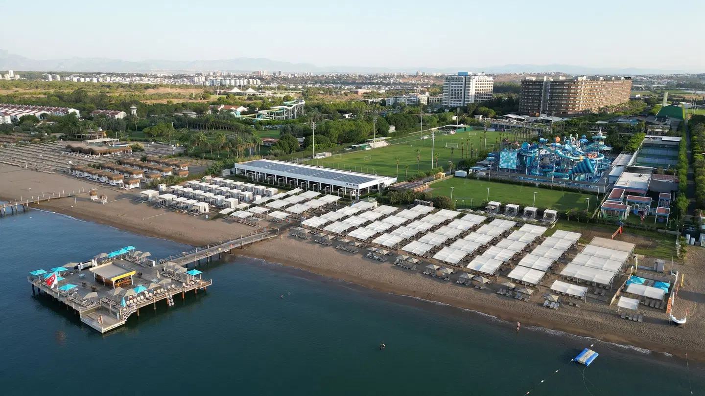 Nirvana Cosmopolitan Strand