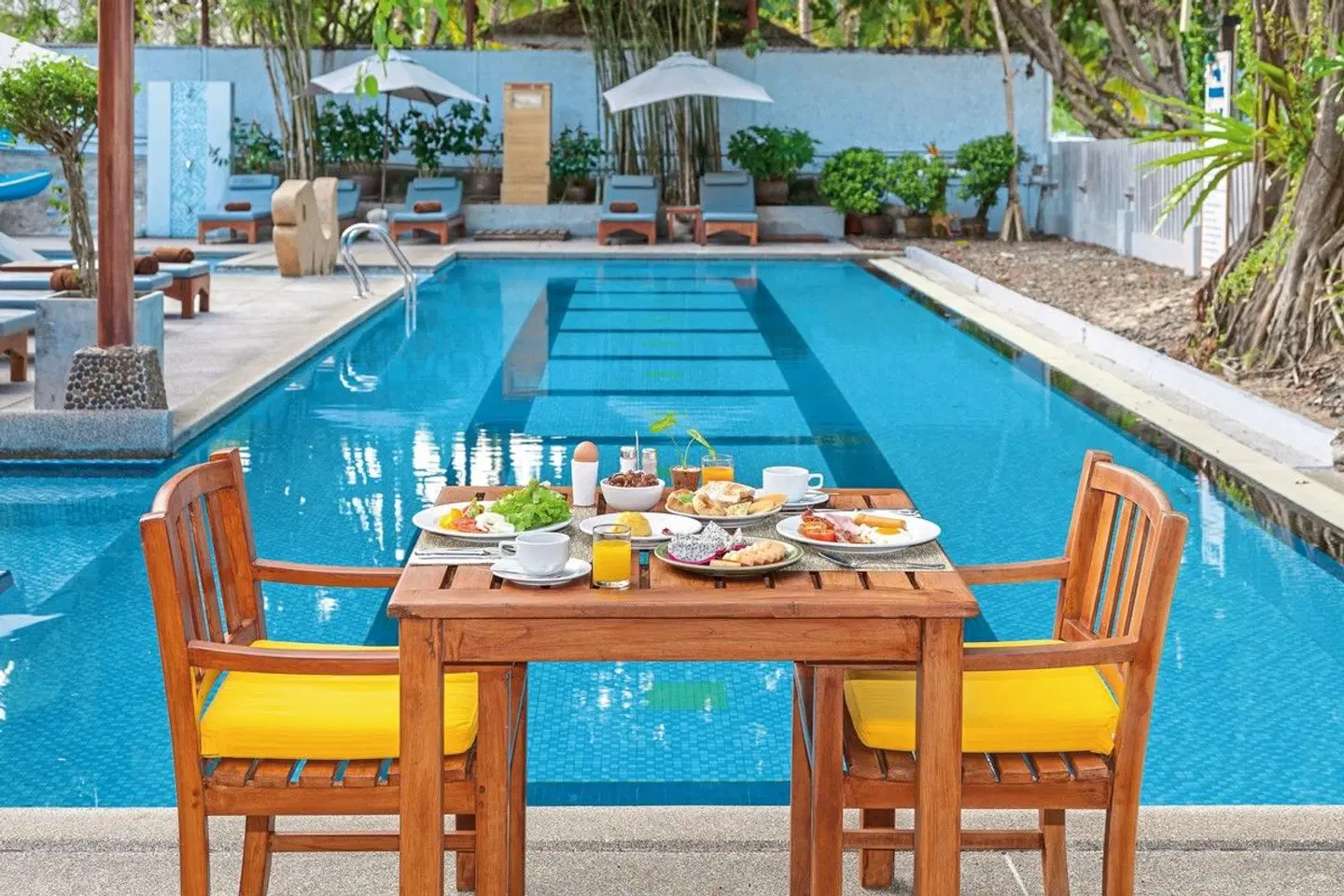 By The Sea Phuket Terrasse