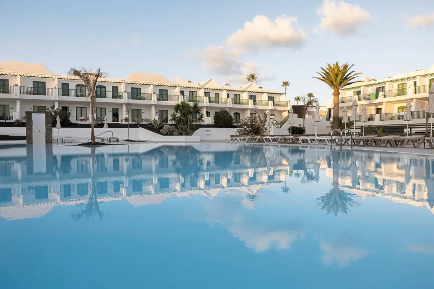 Mynd Yaiza OUTDOOR_POOL