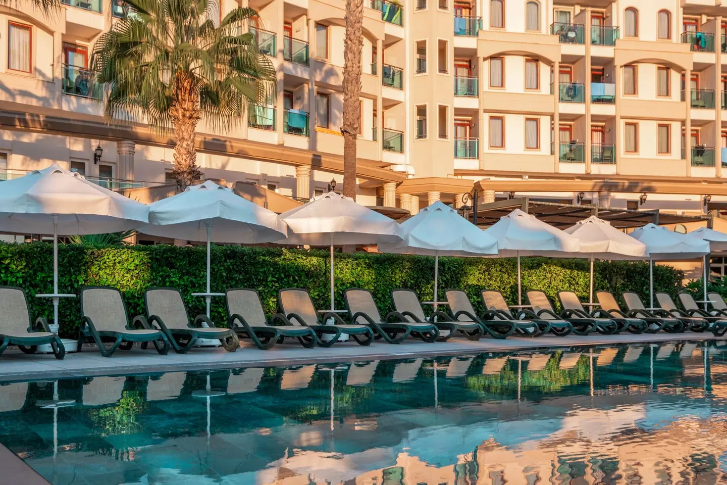 Bella Resort & Spa OUTDOOR_POOL