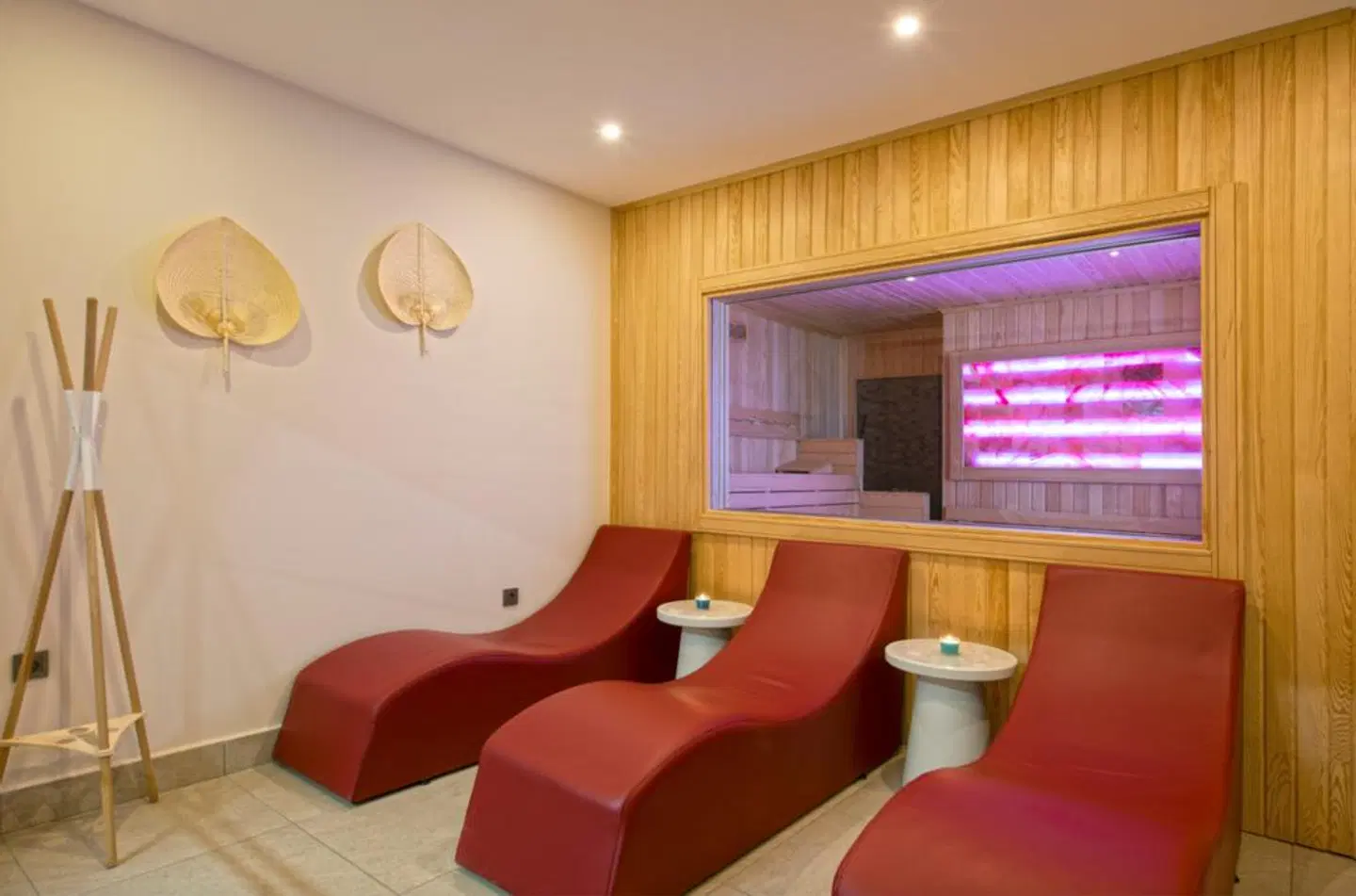 A Suite Side ROOM_EXAMPLE