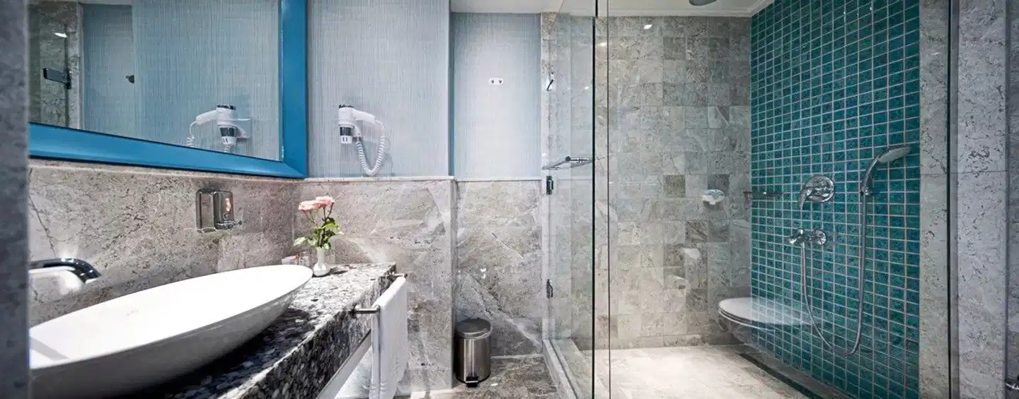 Club Grand Side Badezimmer