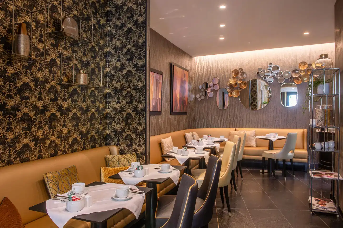 Regence Etoile Restaurant