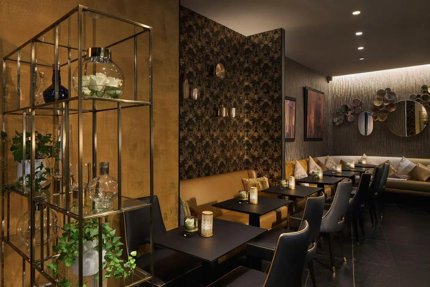 Regence Etoile Lobby