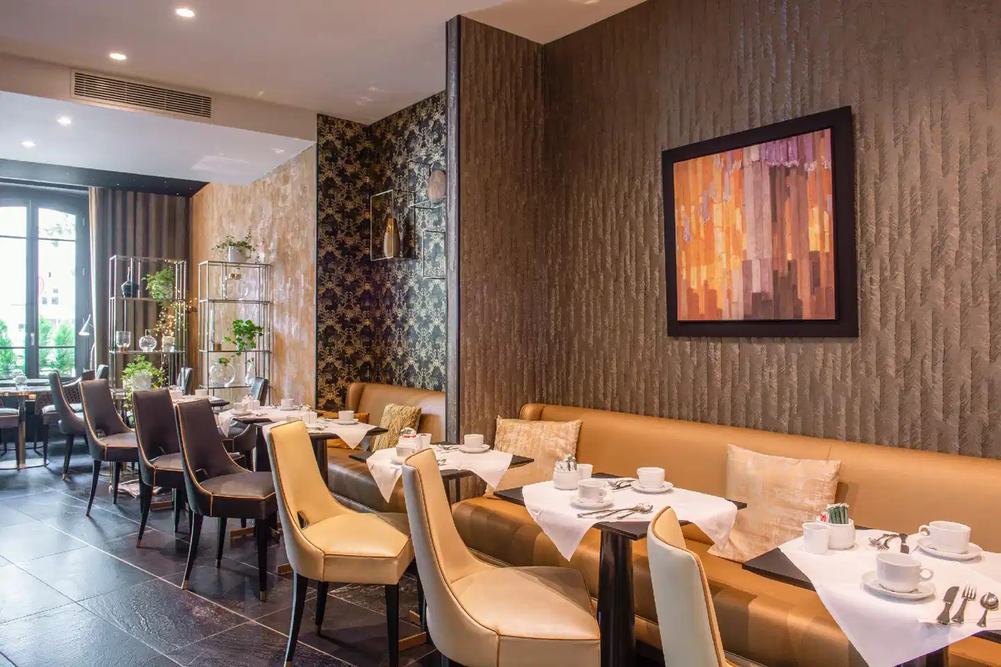Regence Etoile Restaurant