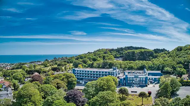 Fitzpatrick Castle Hotel Aussenansicht
