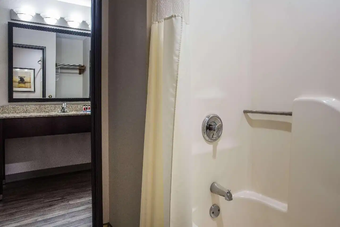 Baymont by Wyndham Madison West/Middleton WI West Badezimmer