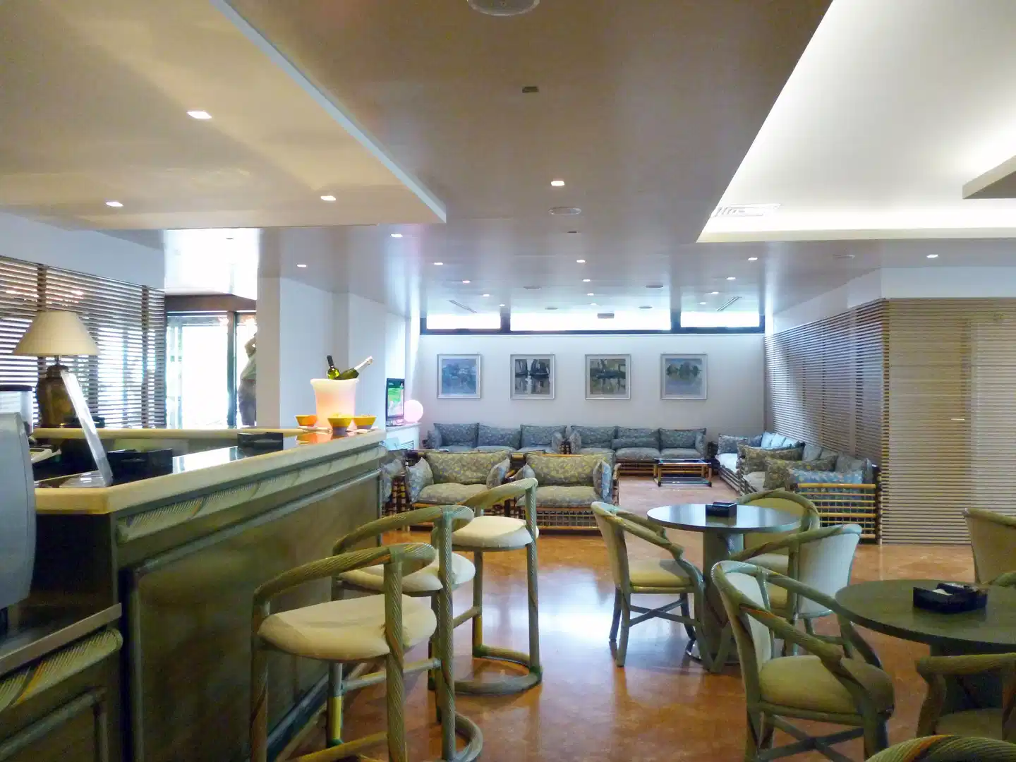 Marina Uno Bar