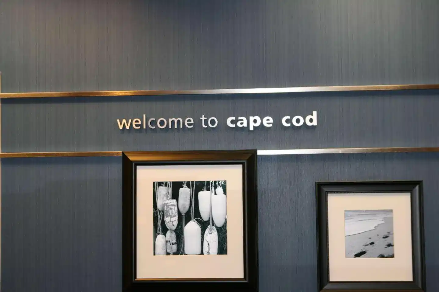 Hampton Inn & Suites Cape Cod-West Yarmouth Lobby