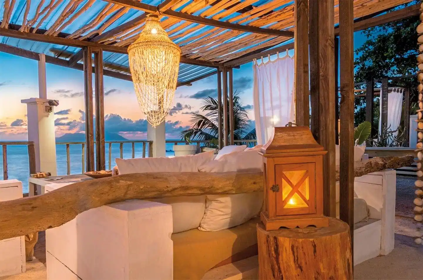 Bliss Hotel Seychelles Lobby