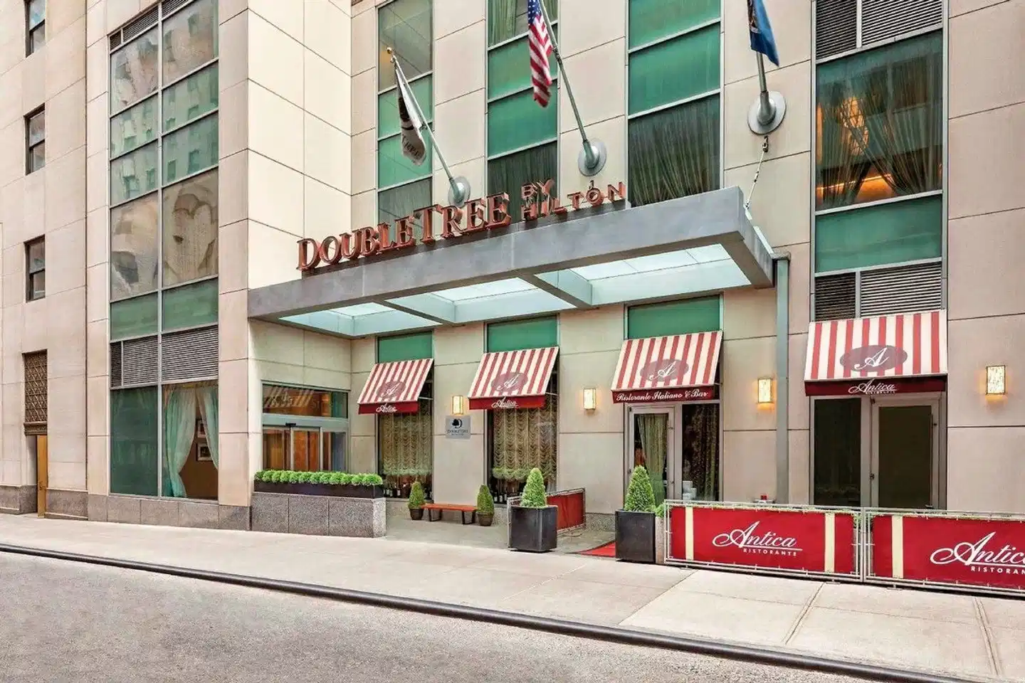 DoubleTree by Hilton New York Downtown Aussenansicht