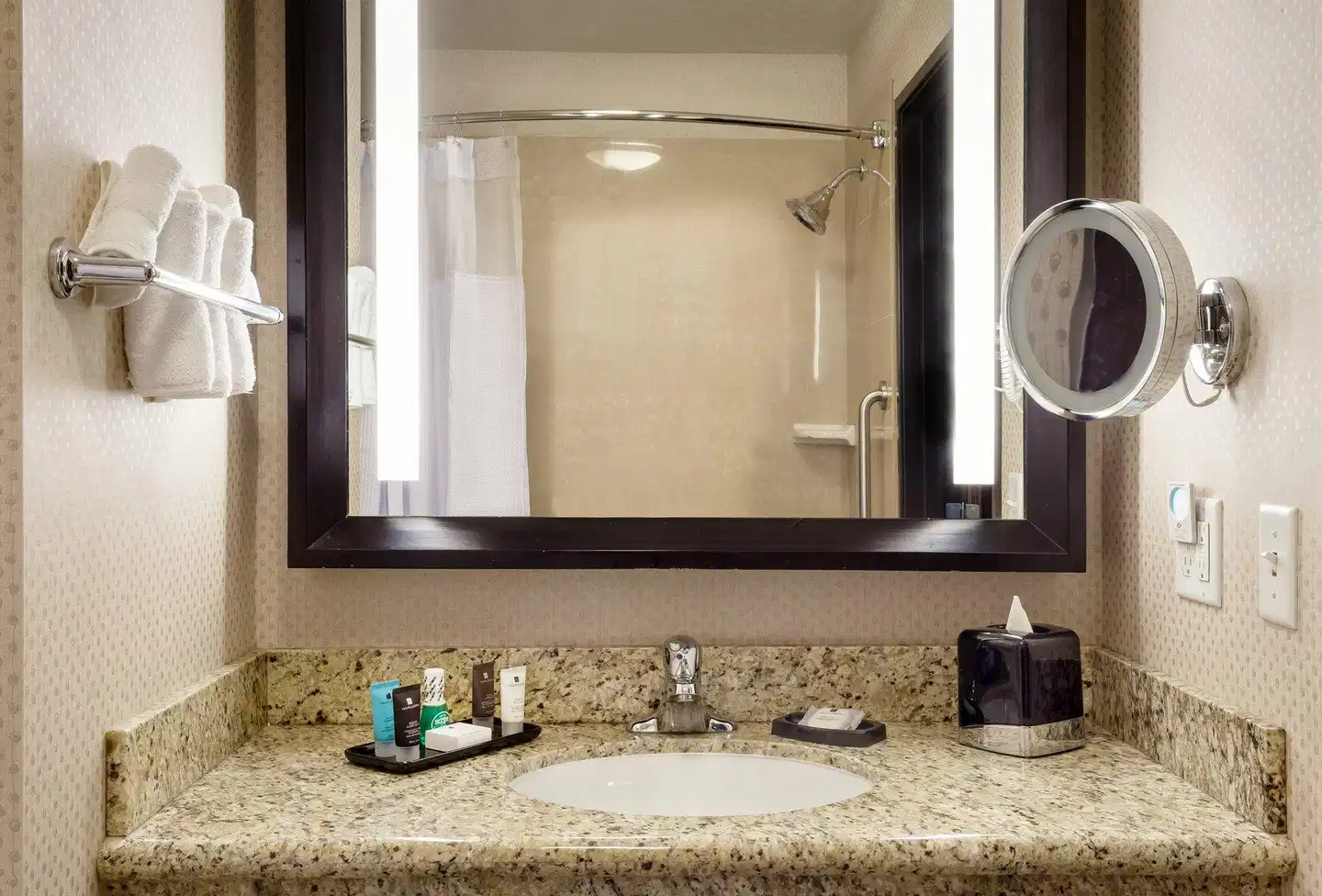 Crowne Plaza Anchorage-Midtown Badezimmer