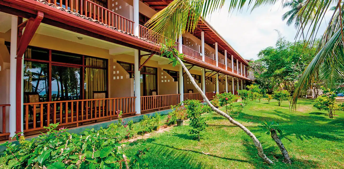 Paradise Beach Club Mirissa Aussenansicht