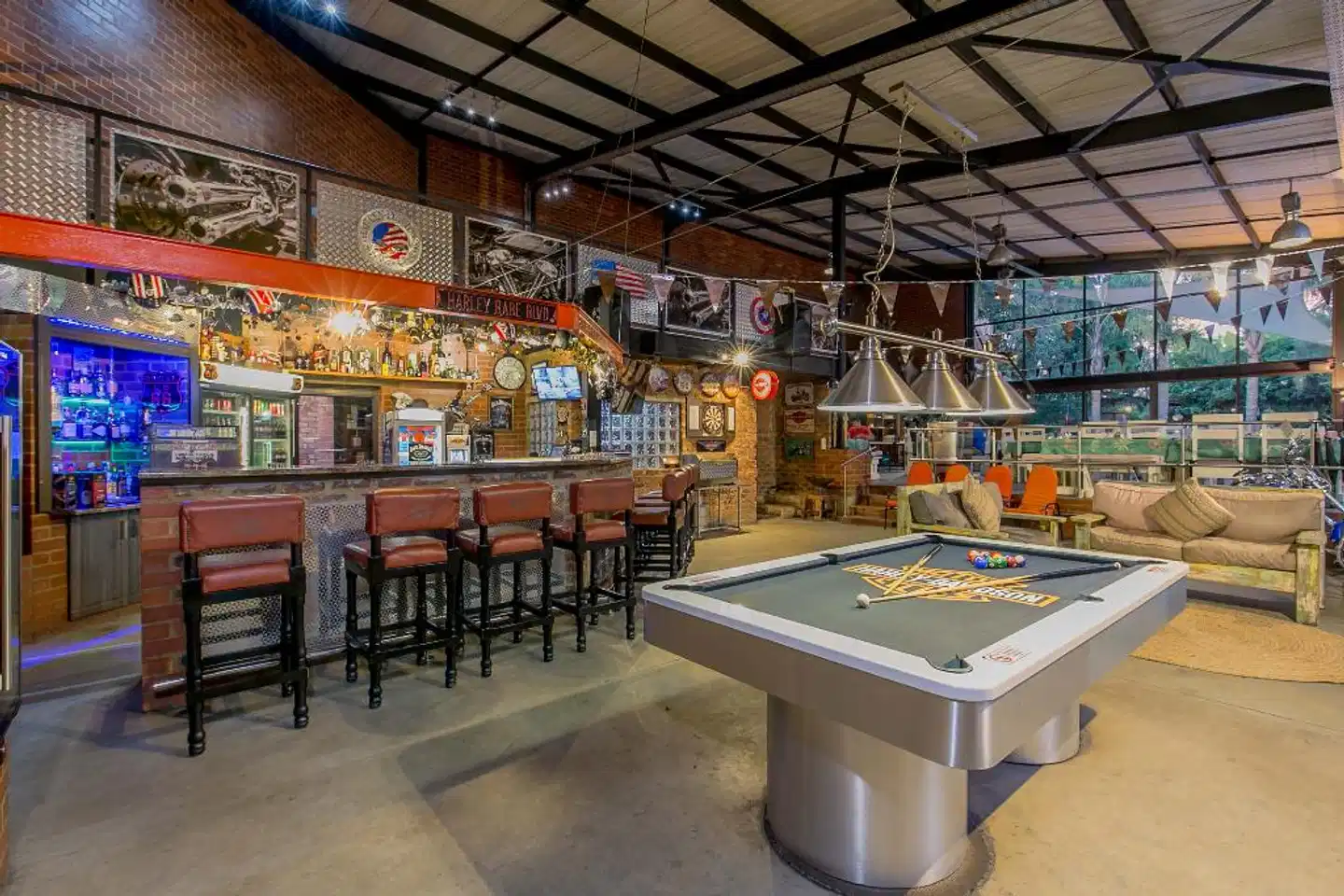 Sunrock Guesthouse Bar