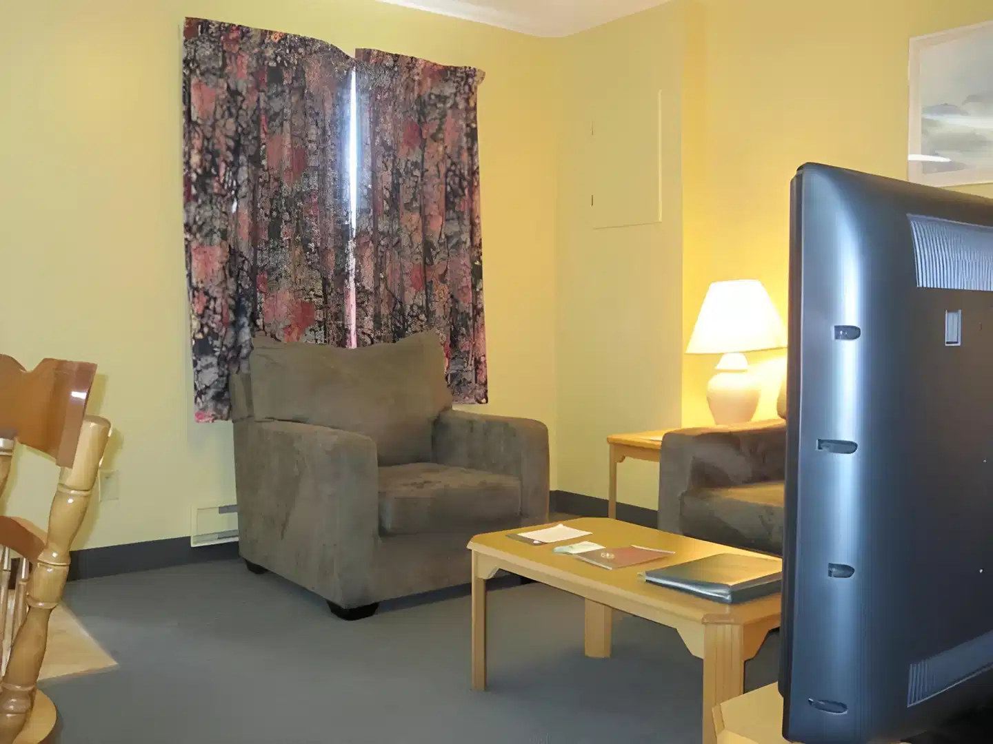 Shallow Bay Motel & Cabins Conference Centre Lobby