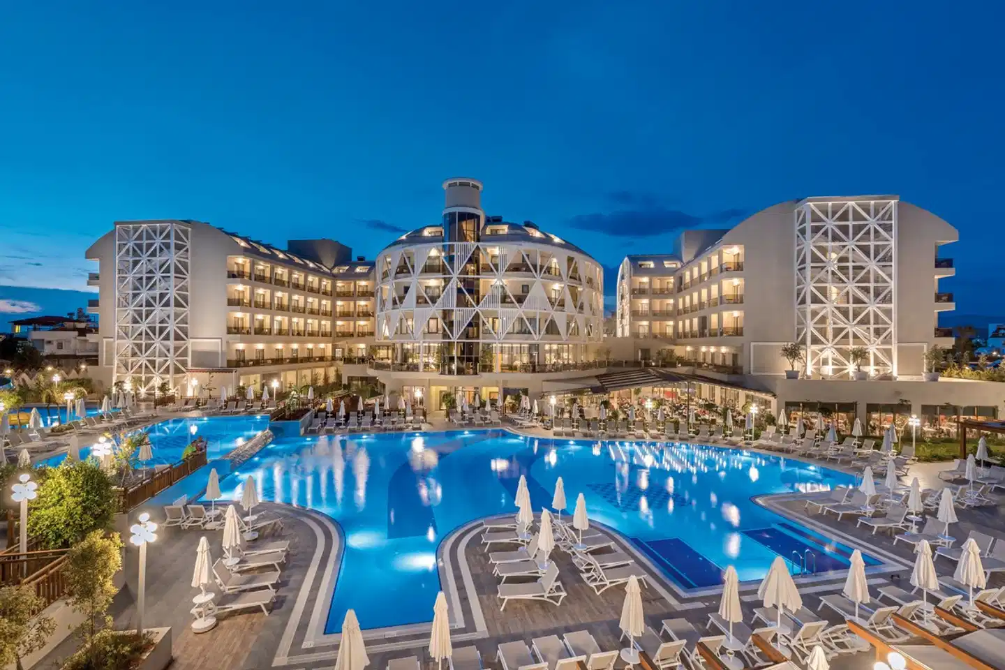 Seashell Vega Pool