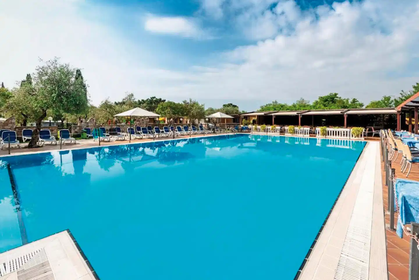 Regina Del Garda Suite Pool
