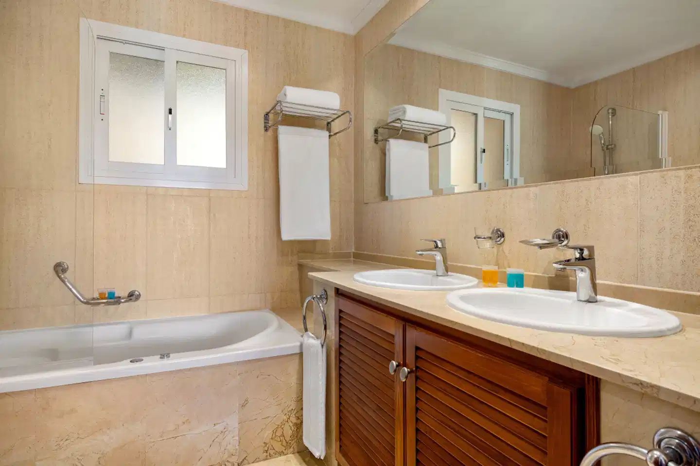 Wyndham Grand Residences Costa del Sol Badezimmer