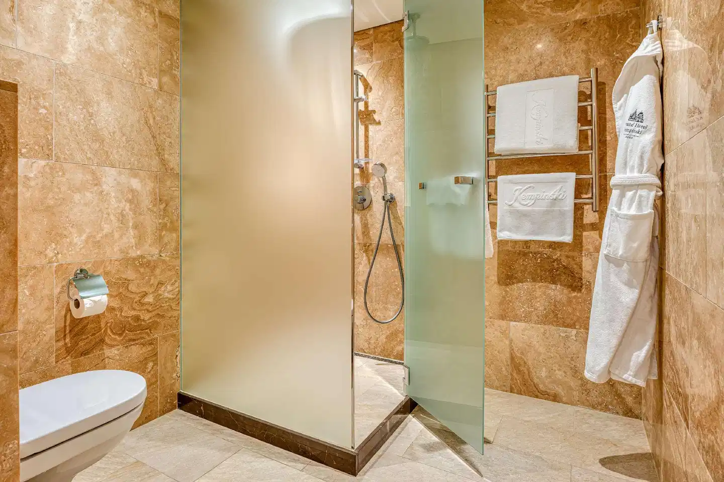 Grand Hotel Kempinski Riga Badezimmer