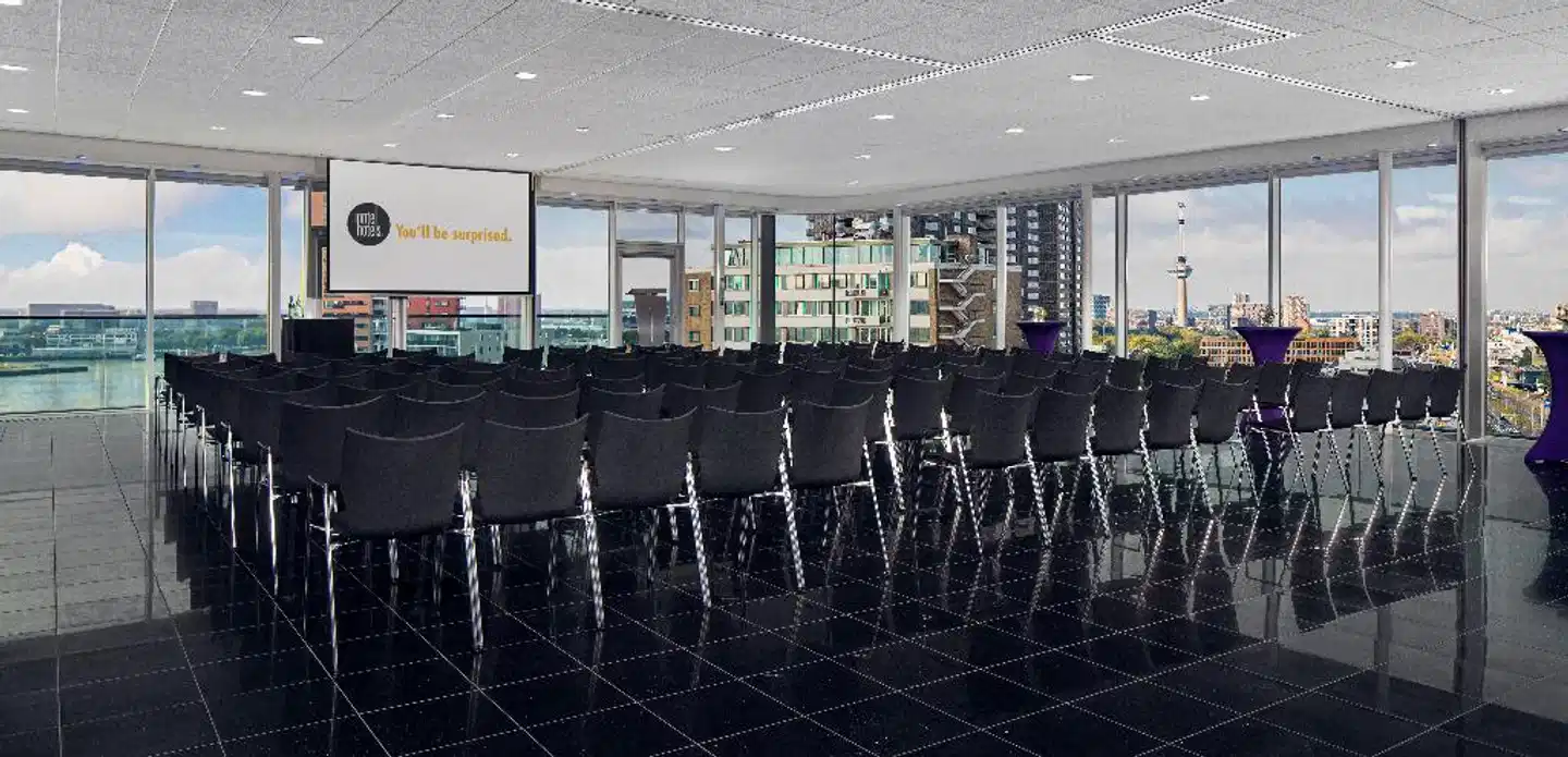 DoubleTree by Hilton Rotterdam Centre Bar