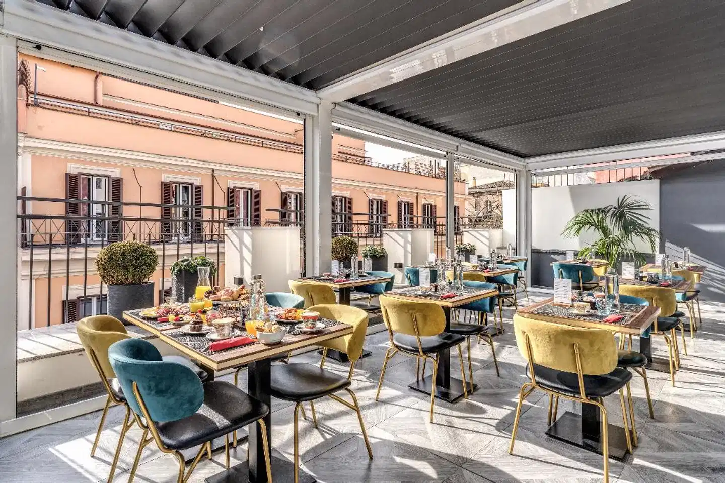 CC Palace Hotel Restaurant